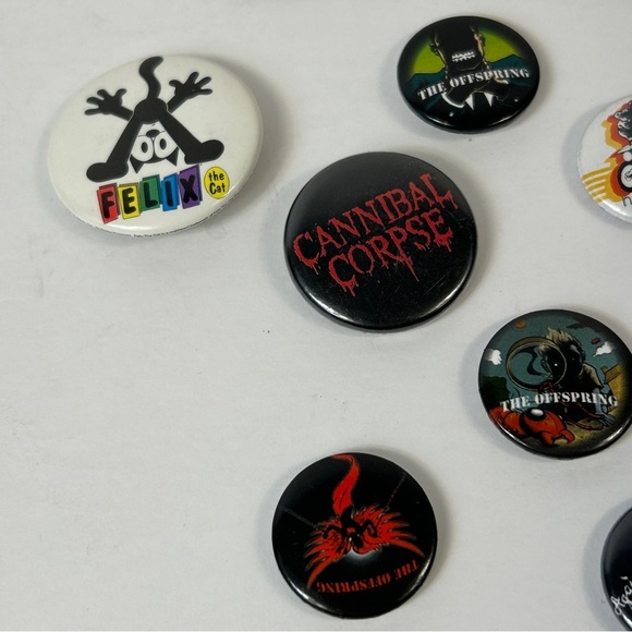 Buttons Collection with Colorful Designs - Picture 7 of 7